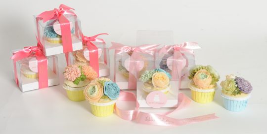 buttercream pastel flower cupcakes